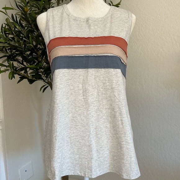 TALIAH TANK - NWT - Picture 4 of 8